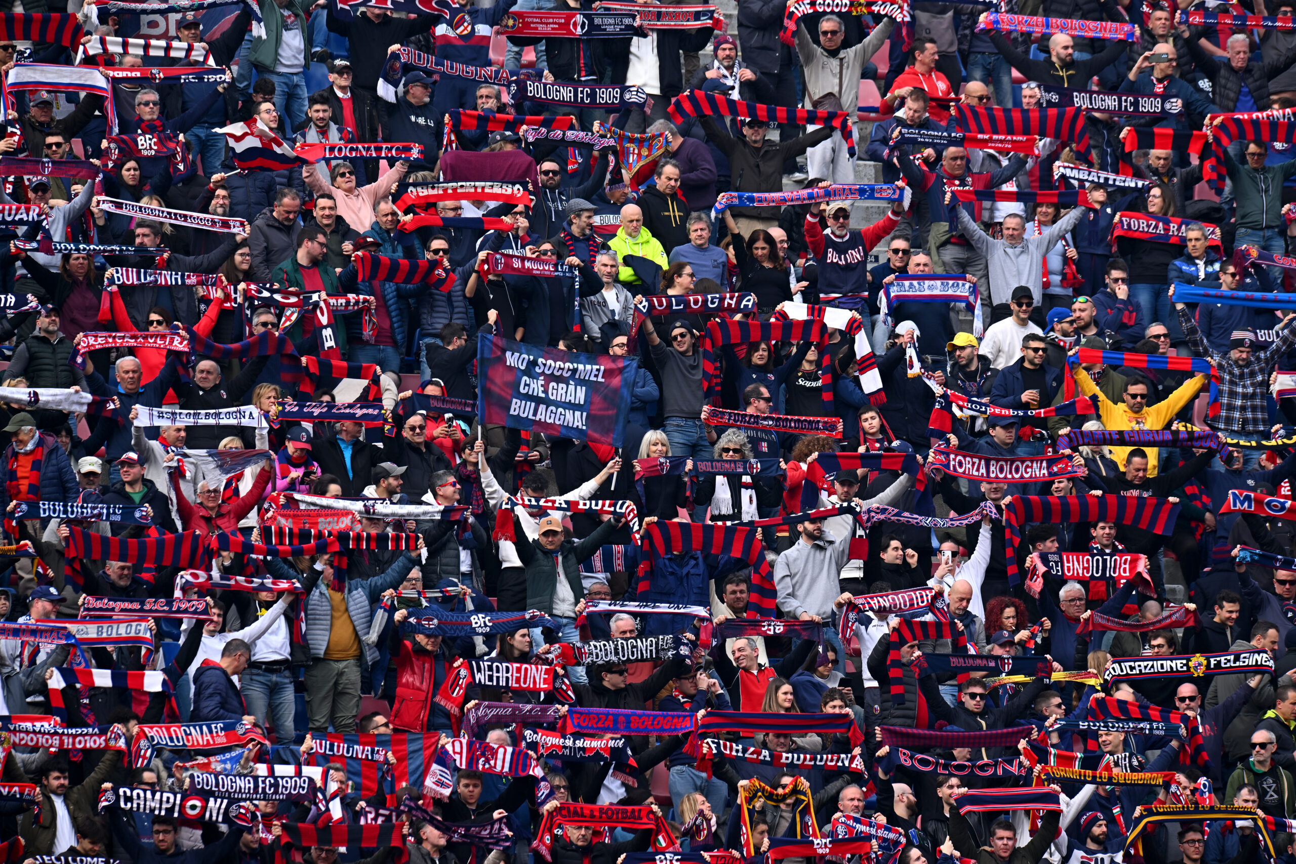 Cor Sport - La voce del popolo: tifosi con Rowe